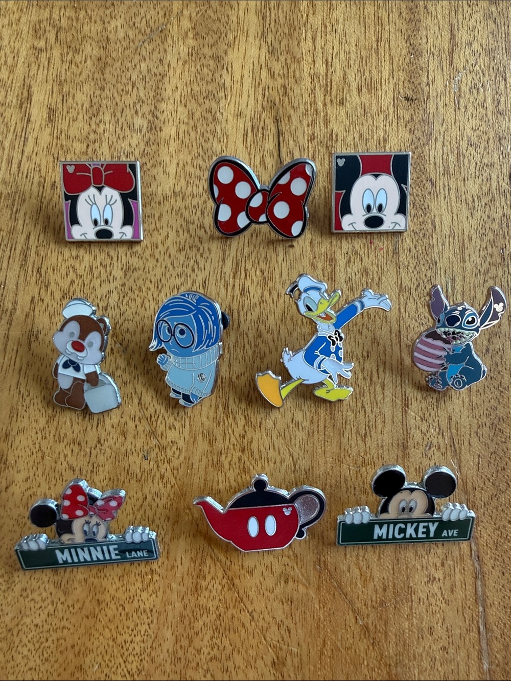 Disney Trading Pins. Pack of 10 pins. - Picture 1 of 8